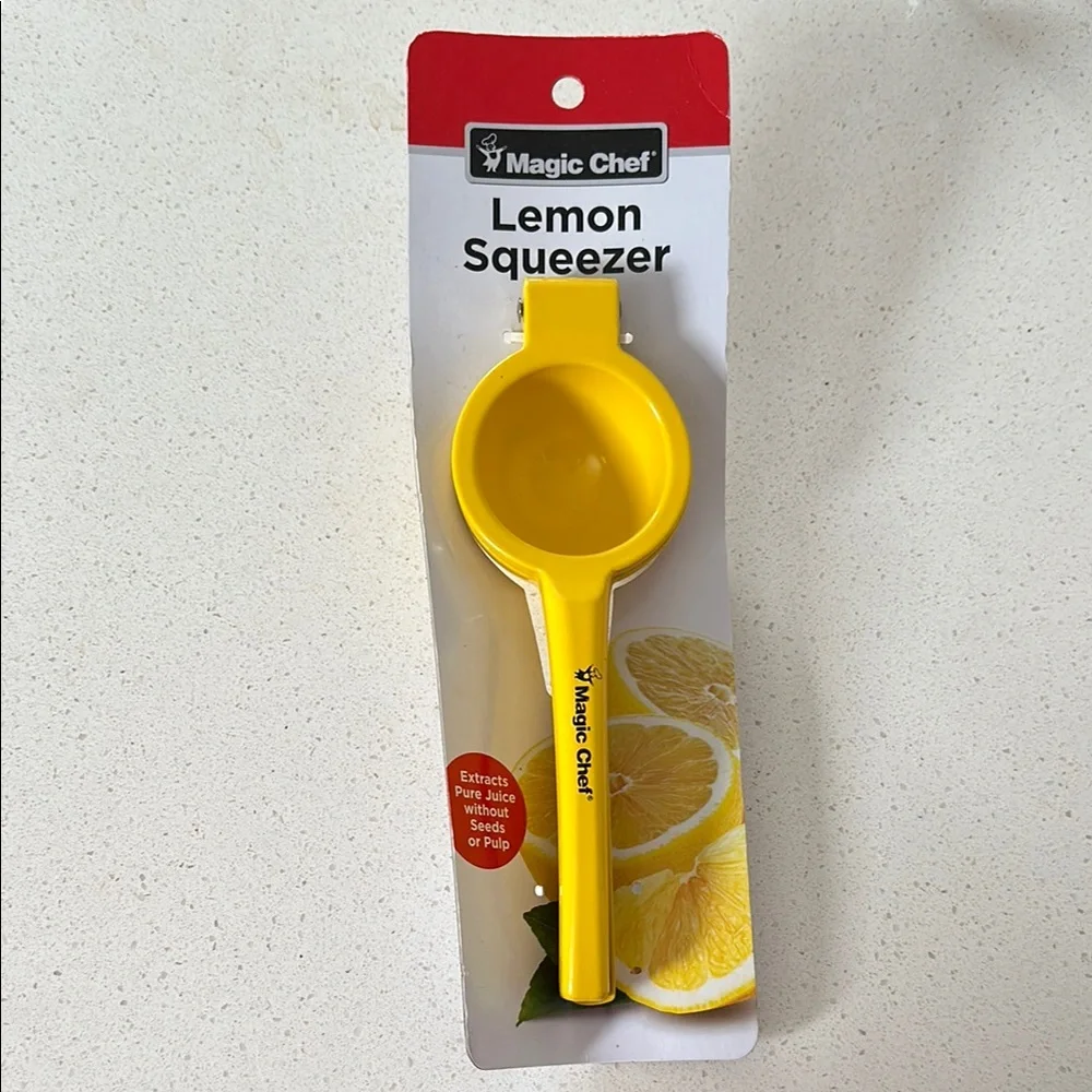Magic Chef Yellow Lemon Squeezer
